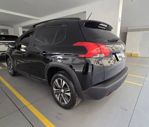PEUGEOT 2008 1.6 16V THP FLEX GRIFFE 4P AUTOMÁTICO PEUGEOT 2008 1.6 16V THP FLEX GRIFFE 4P AUTOMÁTICO